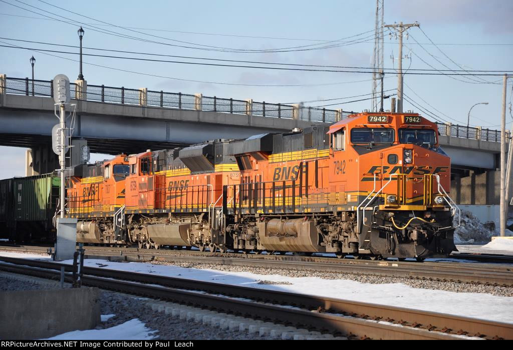 Grain train switches out cars